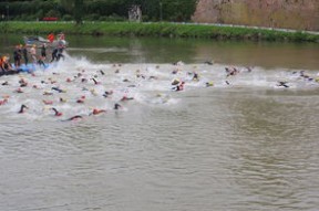 “新加坡游泳锦标赛：哪些泳者将带来最惊艳表现？”