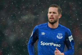 凯恩·瑞安：全黑队的重要防守支柱，稳定后防线